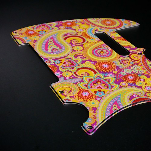 Fender tele pickguard - pickguard, •
