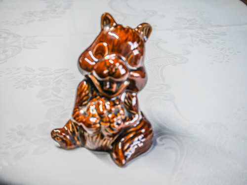 Sylvac chipmunk money box - chipmunk,