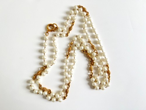 Chanel vintage faux pearl gold - chanel,