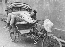Pedicab driver btakes