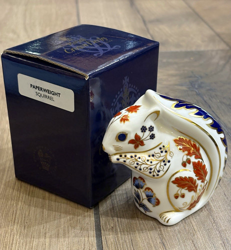 Royal crown derby squirrel - crown,