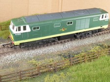 Hornby 00 Gauge BR Class 35 Hymek Diesel Loco no D7063  in BR Green Livery
