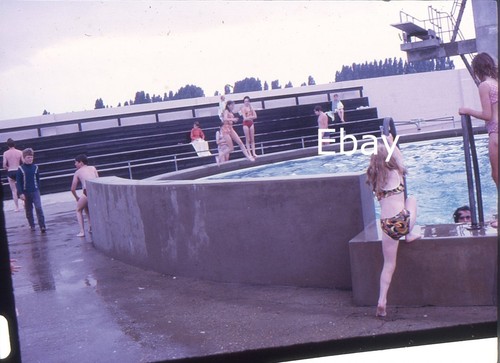 Half frame slide concrete - half,