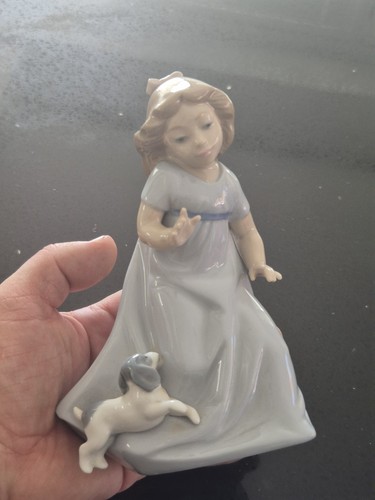 811 nao lladro figurine - -,