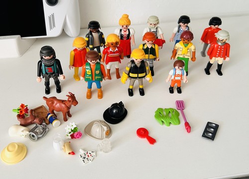 Playmobil figures bundle - 14,