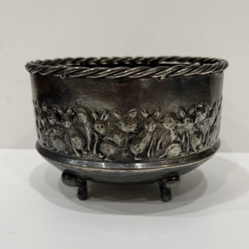 Vtg metal footed planter - metal, bunny