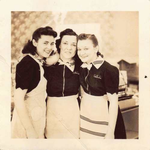 Women waitress andes - women,