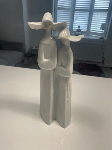 Ladro vintage nuns - -2,