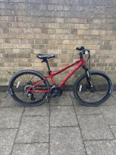 Red carrera blast - red, 24"