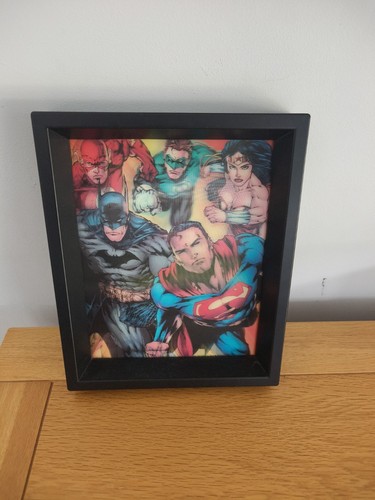 Comics hologram picture in - picture,
