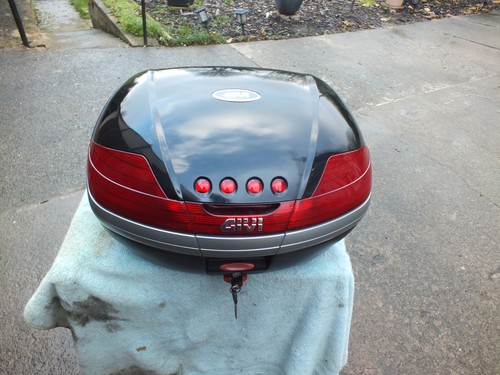 Givi v46 top box - top,