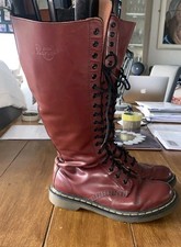Dr Martens Airwair 20 Hole