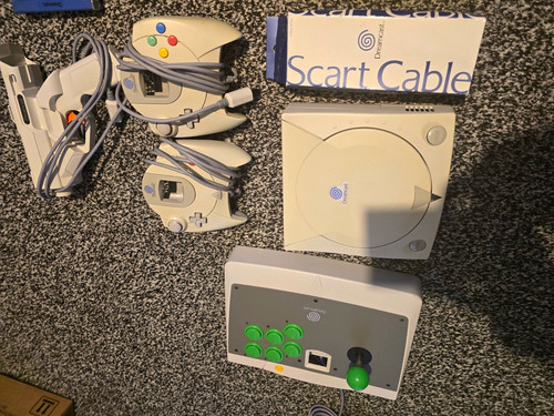 Sega dreamcast console bundle - sega,