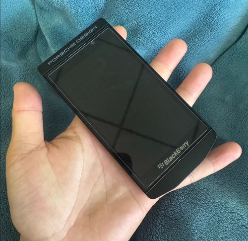 Blackberry porsche design - porsche,