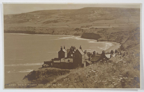 Robin hoods bay yorkshire - bay,