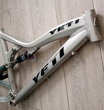 YETI 575 Aluminium Carbon