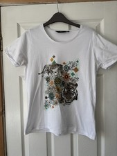 Women’s Isle Essentials