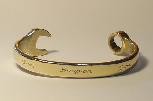 Snap spanner bangle 9ct - spanner,