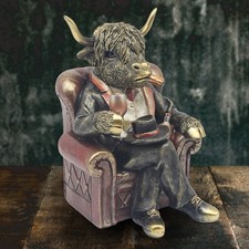 Figurine Resin Ornament Highland Cow Animal Armchair Rustic Shelf Decor Display