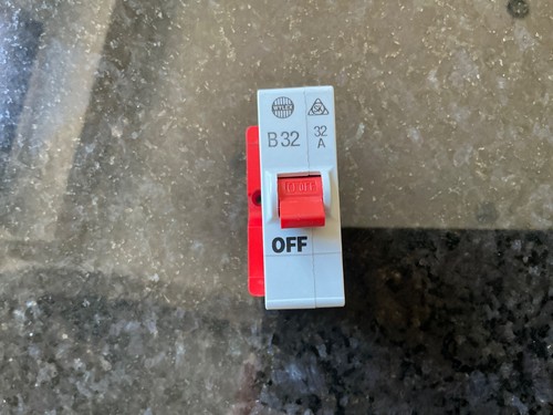 Wylex plug push mcb - push, in