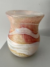 STUNNING GOZO GLASS VASE IN THE “SUNSHINE PATTERN”