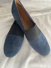 Clarks Unstructured Ladies Navy Suede Slip On Flat Shoes Worn Once EUC Sz 7