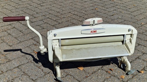 Acme vintage mangle - acme,