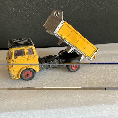Dinky 435 bedford tipper - dinky,