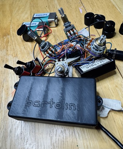 Bass pickup humbucker preamp