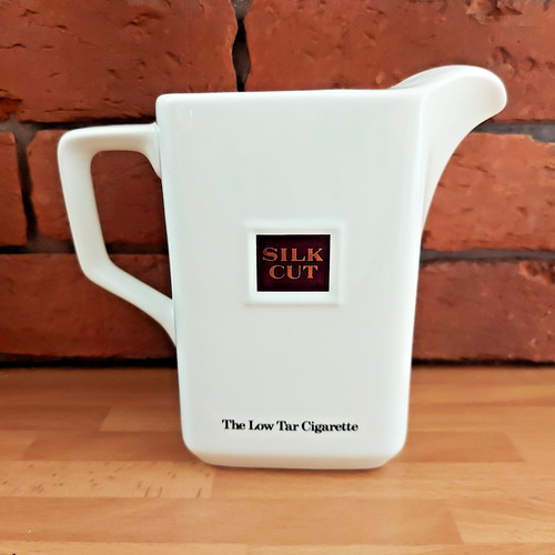 Wade silk cut - cigarette, bar
