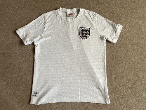 England bobby moore retro - bobby,