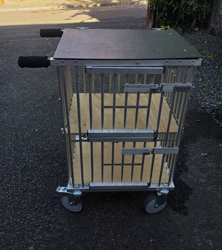 Dog show trolley - show,