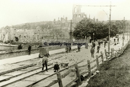 A0213 leeds tram workers at - -,