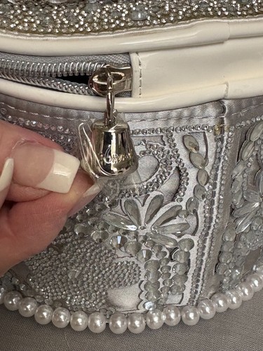 Betsey johnson kitsch frost - betsey,