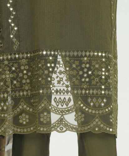Piece embroidered suit size - 2,