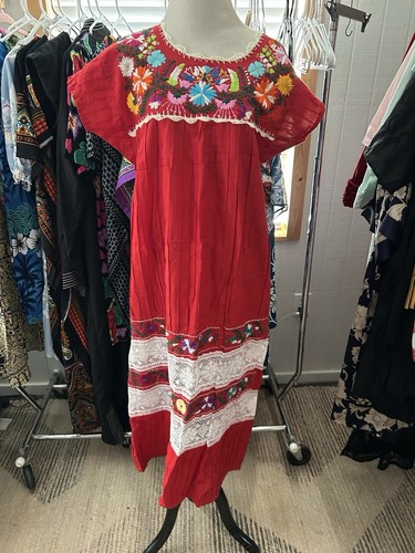 Vtg red floral hand - floral,