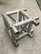 Prolyte S36V BOX Corner Block