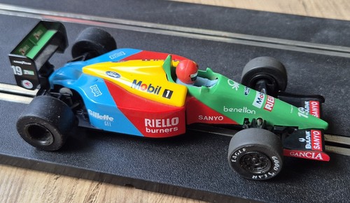 Scalextric benetton f1 - #19,
