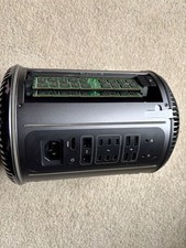 Apple Mac Pro Late 2013  Intel Xeon E5 8 Core 3GHz, 64GB RAM, D700 6GB 512GB SSD