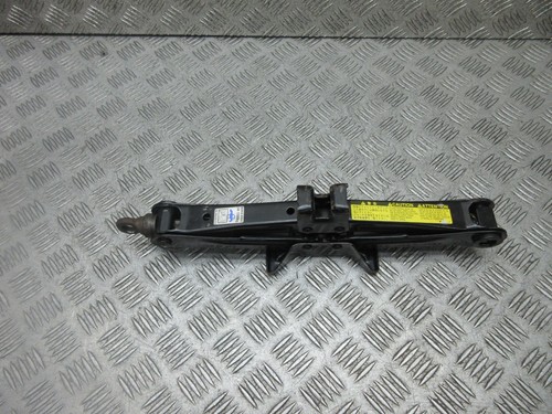 2010 toyota prius mk3 lifting - 2010,
