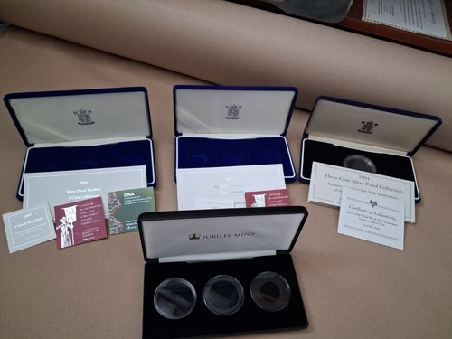 Empty coin boxes for 3 - boxes, 4