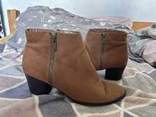 F&F Ladies Brown/Tan Heeled Boots- Sensitive Sole - Size 8/42