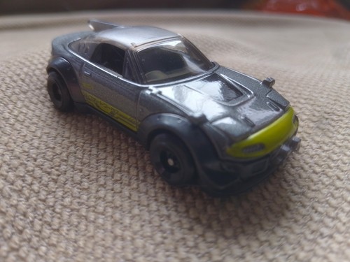 Hot wheels mazda mx 5 - hot,