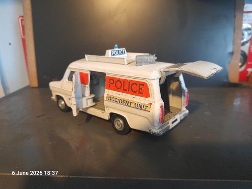 Dinky toys ford transit - toys,