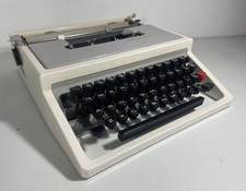 Vintage Underwood 315 Portable Typewriter - by Olivetti (Ribbon requires manual