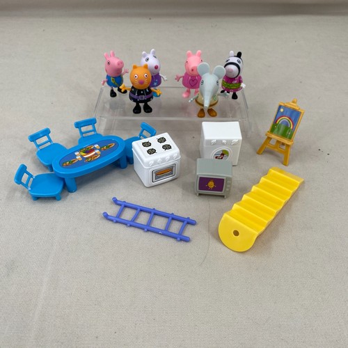 Peppa pig lot pieces - peppa,