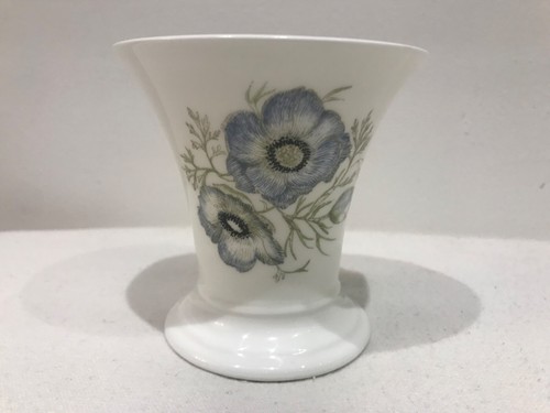 Wedgwood glen mist - glen, vase