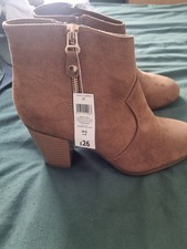 Ladies Size 6 Faux Suede Tan