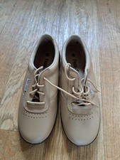 New Ladies Size 8 EEEE Free Step Shoes