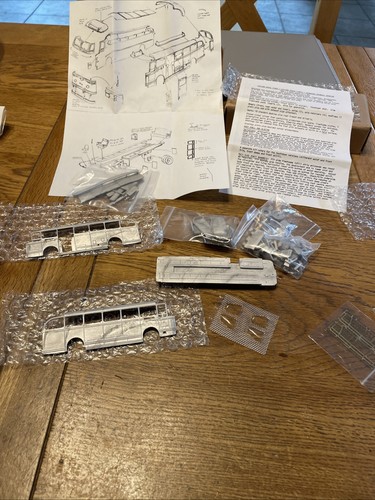 Model bus federation silver - model,